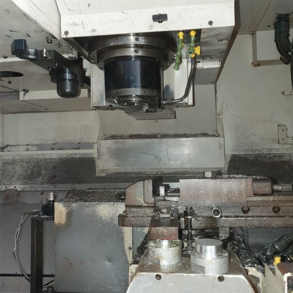 Máy phay cnc cũ Moriseiki sv400