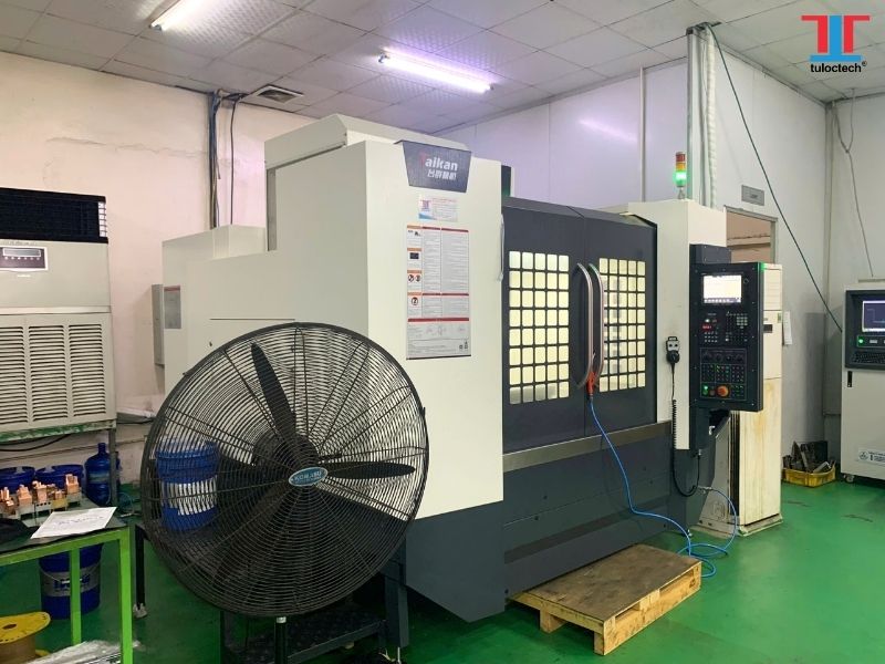 Máy phay CNC Taikan T-V1270S tại xưởng khách hàng