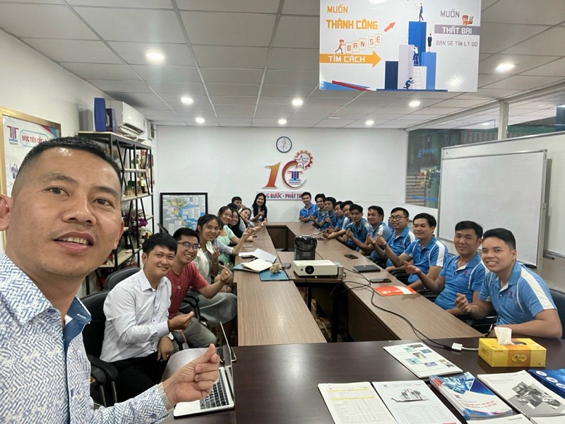 Đội ngũ kỹ thuật hùng hậu của TULOCTECH