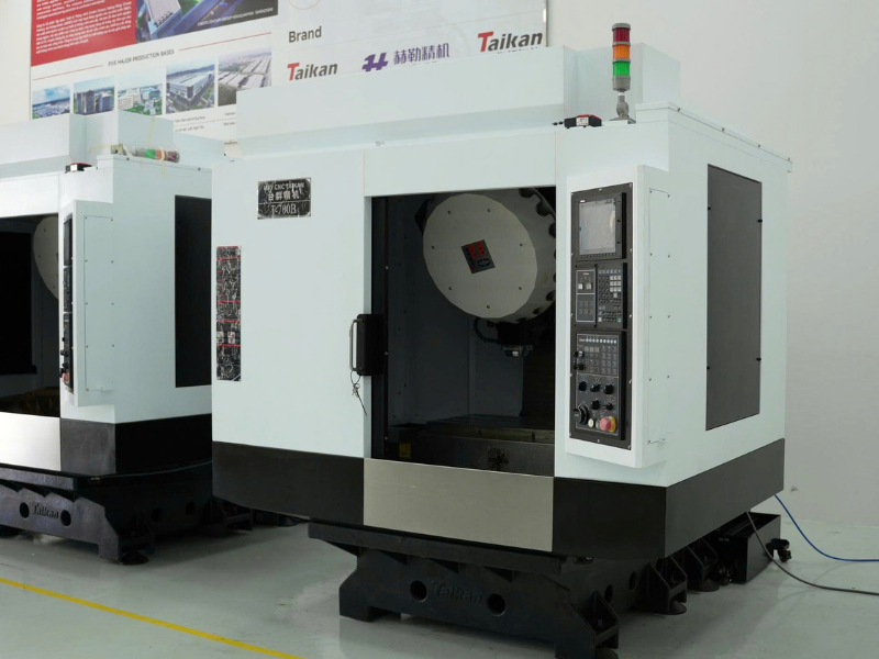 Khoan và trung tâm gia công CNC Taikan HT-700B