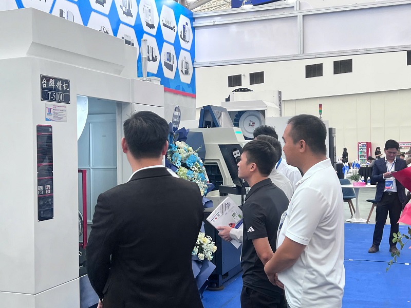 Xem xét kỹ các yếu tố khi mua máy CNC