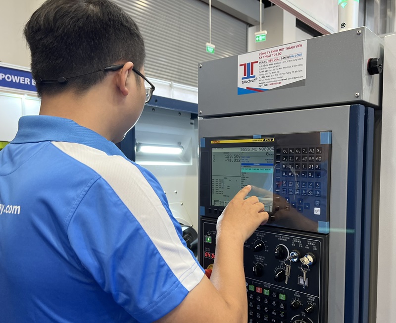 Khi lập trình và vận hành máy tiện CNC đa trục cần chú ý để đảm bảo hiệu quả, an toàn