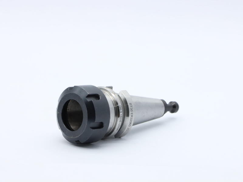 Bầu kẹp dao phay BT30 là vật dụng cần thiết dùng để cố định dao phay trên trục chính, đảm bảo gia công chính xác