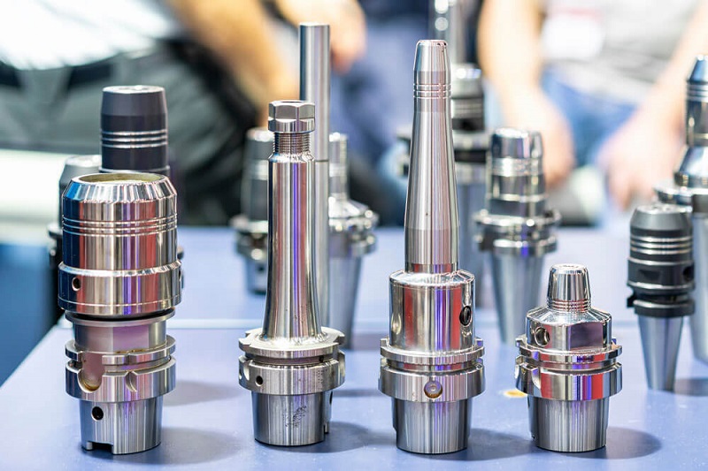 Đuôi chuột BT là tên tiếng Anh của Tool Holders là một loại đầu kẹp gắn giữa trục chính máy phay CNC và công cụ dao