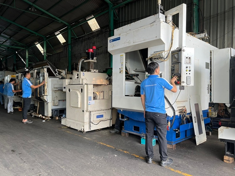 Dấu hiệu máy CNC mắc lỗi mất pha thường sẽ dừng đột ngột 
