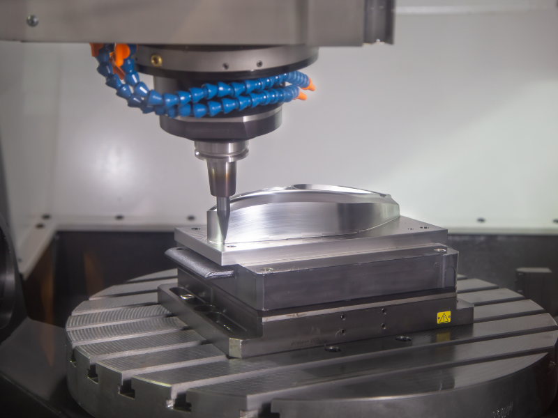 Gia công phay khô phù hợp cho các gia công đơn giản, tiết kiệm chi phí sản xuất