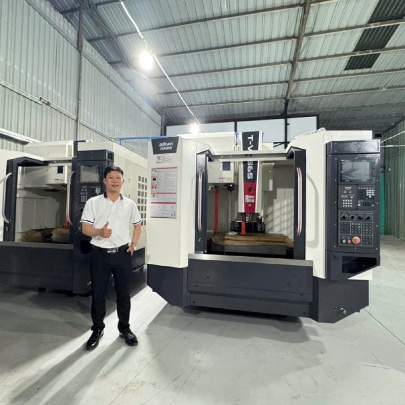 TULOCTECH giao máy CNC Taikan T-V856S xuyên đêm đến xưởng khách