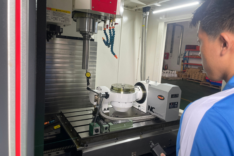Máy CNC cần được bảo dưỡng và kiểm tra định kỳ để vận hành ổn định, hiệu suất