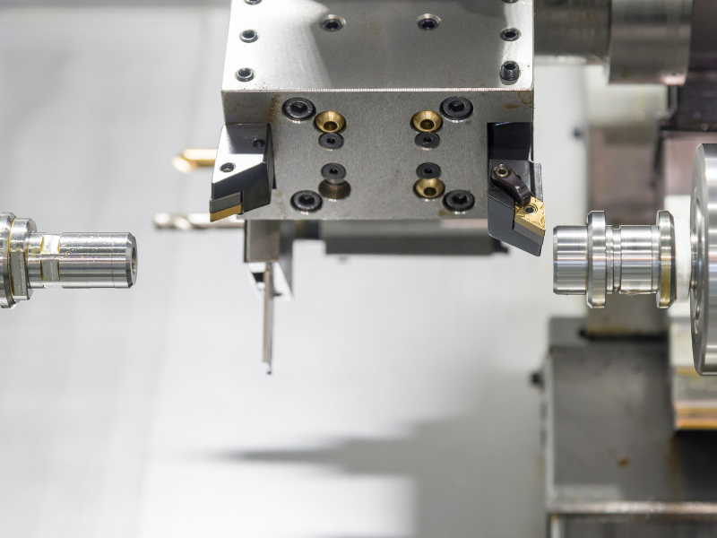 Máy tiện CNC 3 trục phù hợp ứng dụng trong các lĩnh vực như thiết bị điện tử, y tế, hàng không...