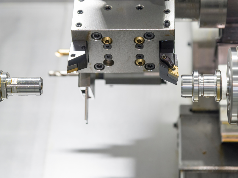 Máy tiện CNC có trục phụ giúp gia công liên tục và hiệu suất các chi tiết phức tạp