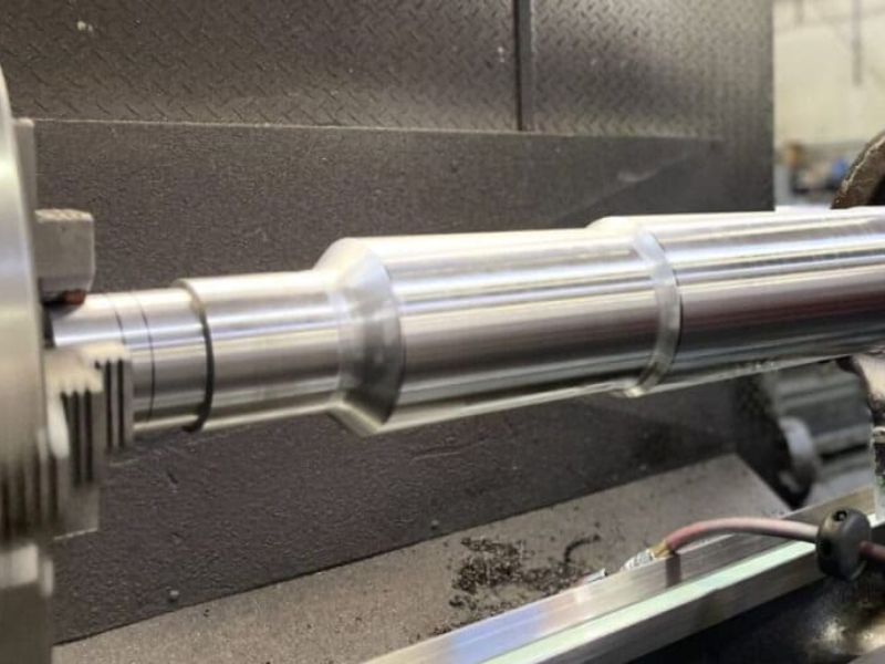 Gia công các chi tiết trục dài phù hợp trong nhiều lĩnh vực như thiết bị điện tử, y tế, hàng không...