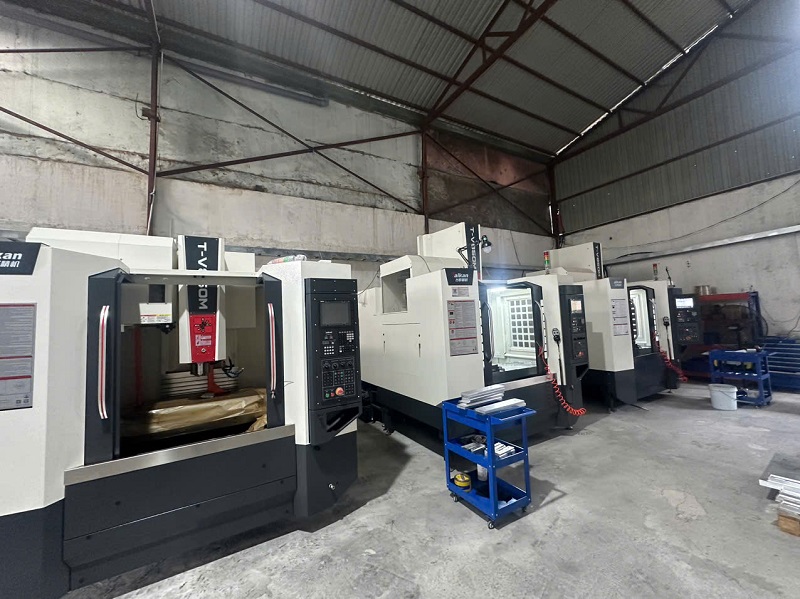 Hình ảnh máy phay CNC thực tế được TULOCTECH lắp đặt tại xưởng khách hàng