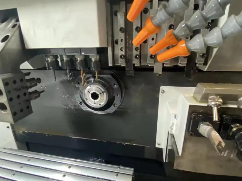 Máy tiện CNC 5 trục là một trong những dòng máy tiện được nhiều doanh nghiệp chọn lựa để phục vụ sản xuất
