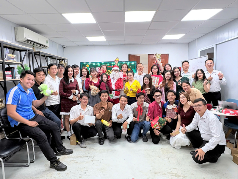 Mở rộng đội ngũ nhân sự nhiều phòng ban hơn đáp ứng yêu cầu công việc