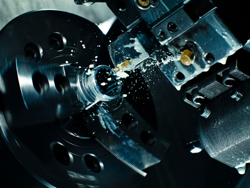 Hệ thống khí nén máy tiện CNC có nhiệm vụ kẹp chặt phôi, thay dao tự động, làm sạch phoi...