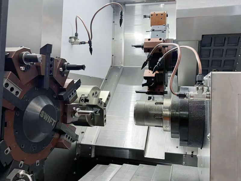 Máy tiện đùn CNC Trung Quốc là dòng máy chuyên gia công chi tiết có dạng trục, thanh dài với độ chinh xác cao