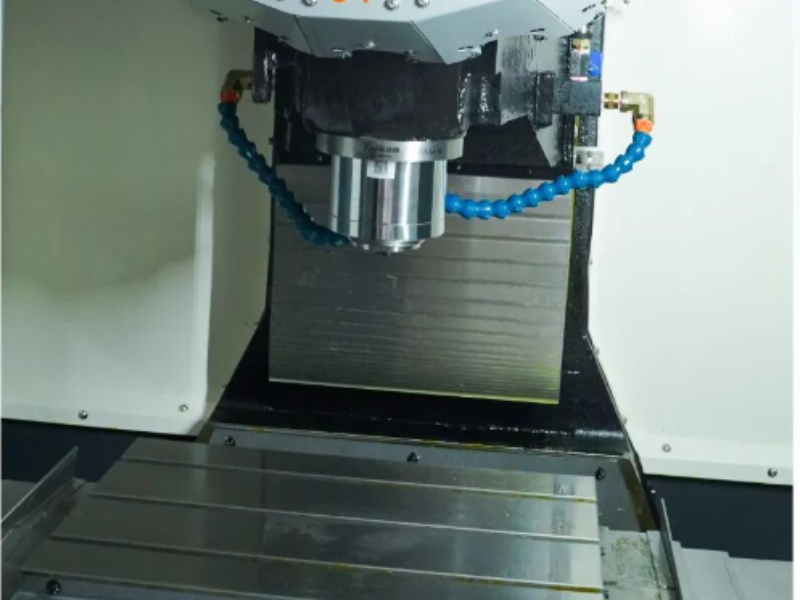 Khoan và trung tâm gia công Taikan T-500X 2