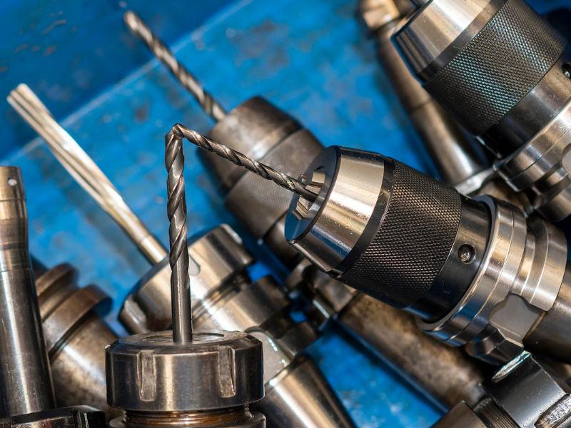 Chọn từ catalogue đầu kẹp dao CNC cần xem xét là loại máy và chuẩn trục chính