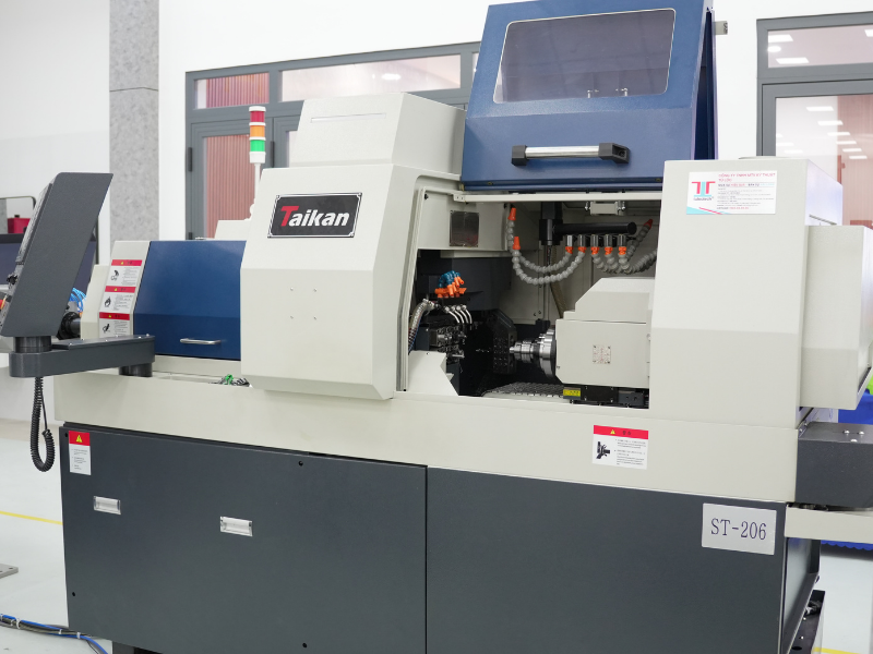Máy tiện đùn CNC Taikan ST-206