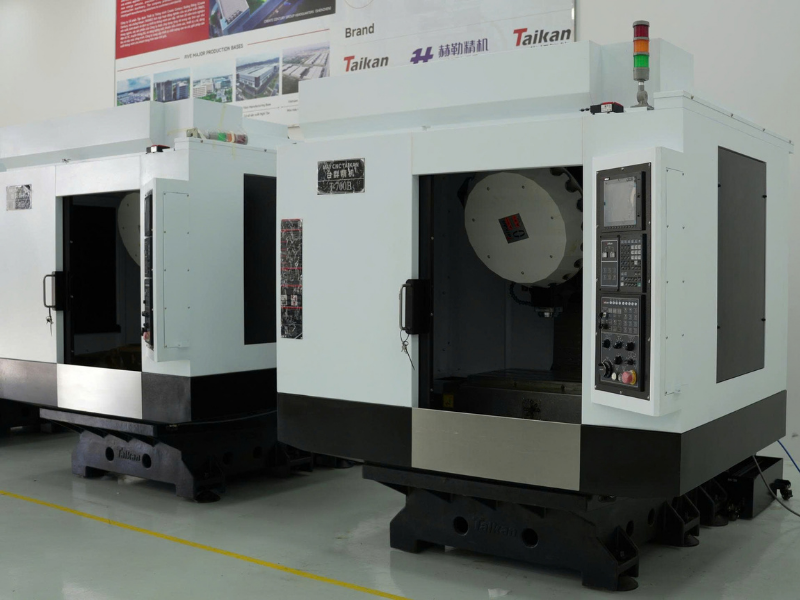Khoan và trung tâm gia công CNC Taikan HT-700B