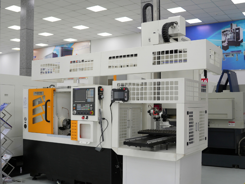 Bộ gắp phôi tự động (Robot Gantry) tích hợp trên máy tiện CNC PMW