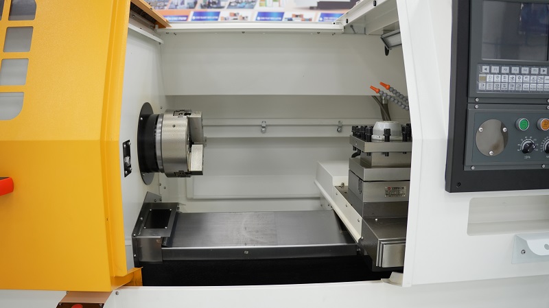 PMW P-C5055 sử dụng kết cấu giường phẳng được thiết kế nhằm tăng khả năng chịu tải và độ cứng vững của máy